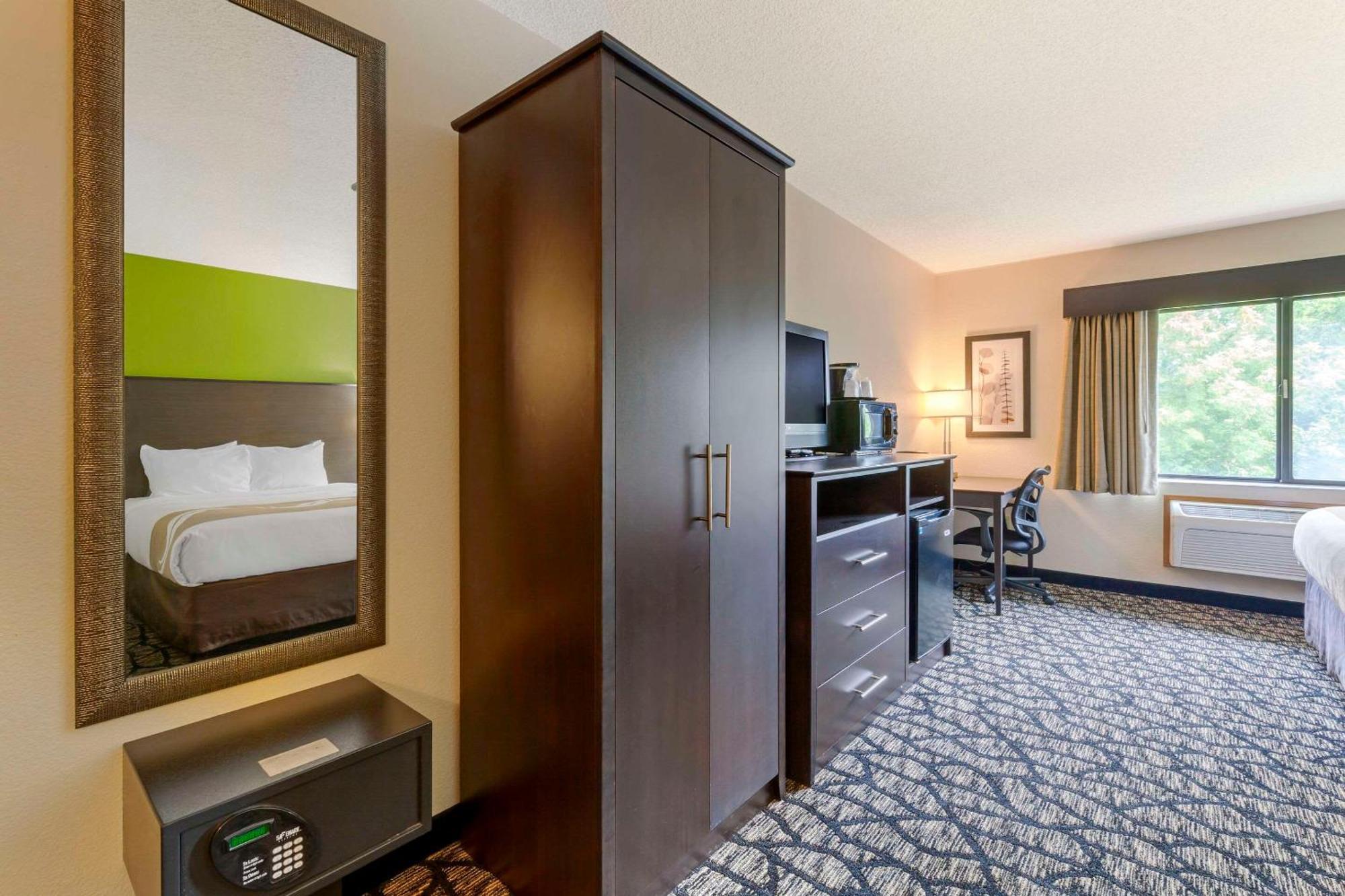 Quality Inn 2*