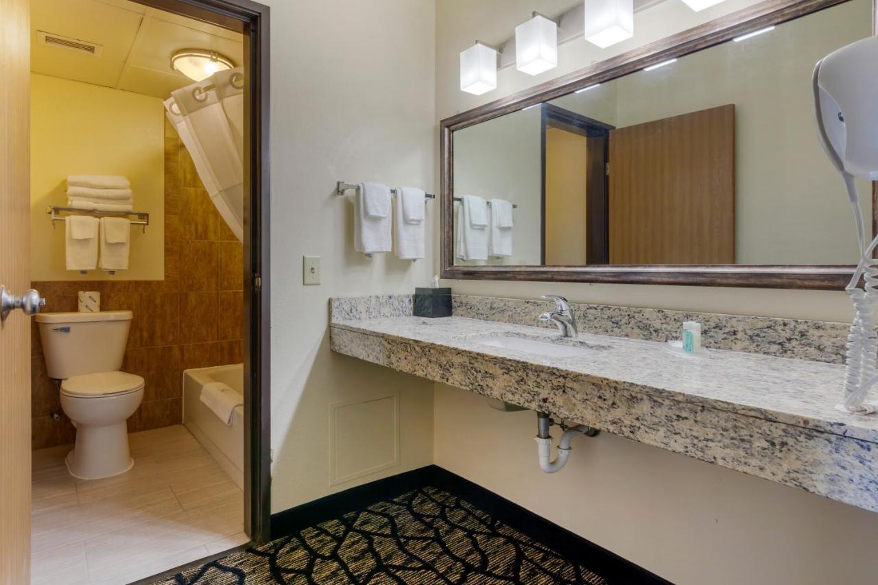 Locanda Quality Oshkosh